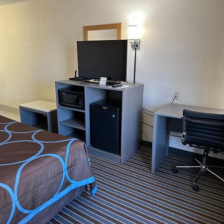 Super 8 By Wyndham Columbia Clark Lane Hotell Eksteriør bilde