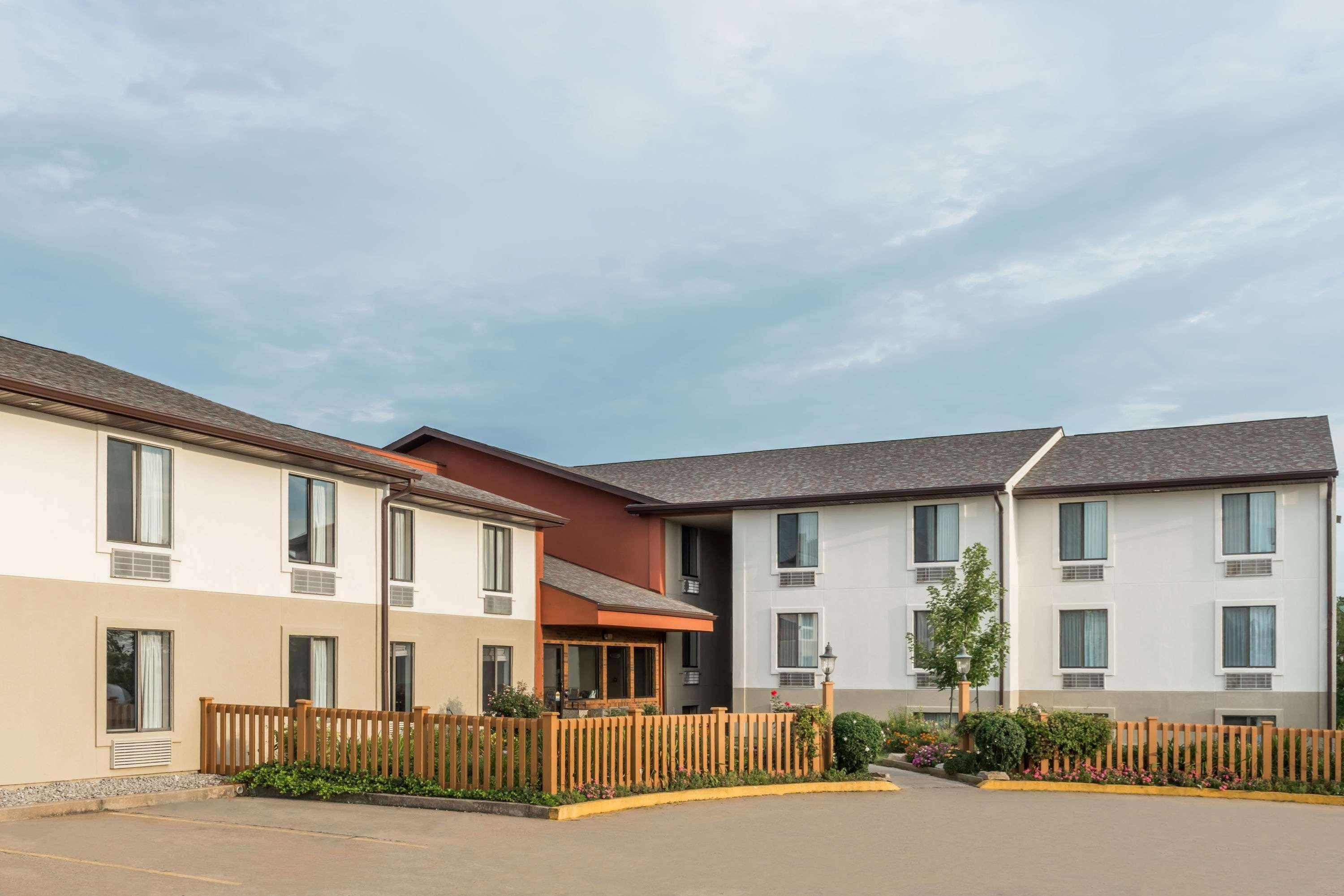Super 8 By Wyndham Columbia Clark Lane Hotell Eksteriør bilde
