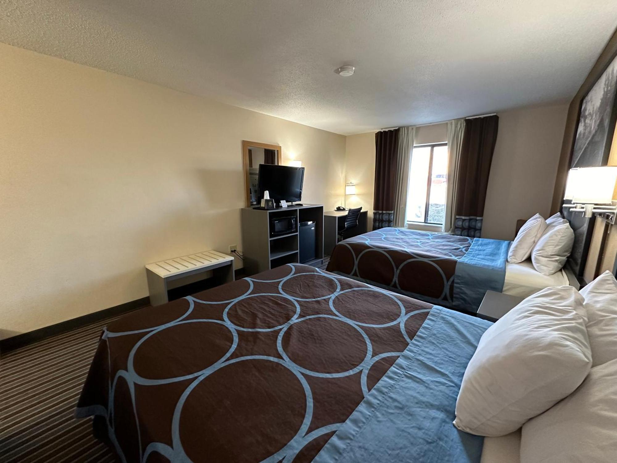Super 8 By Wyndham Columbia Clark Lane Hotell Eksteriør bilde