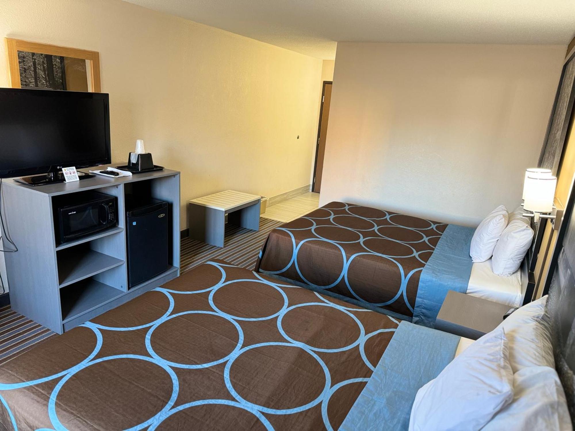 Super 8 By Wyndham Columbia Clark Lane Hotell Eksteriør bilde
