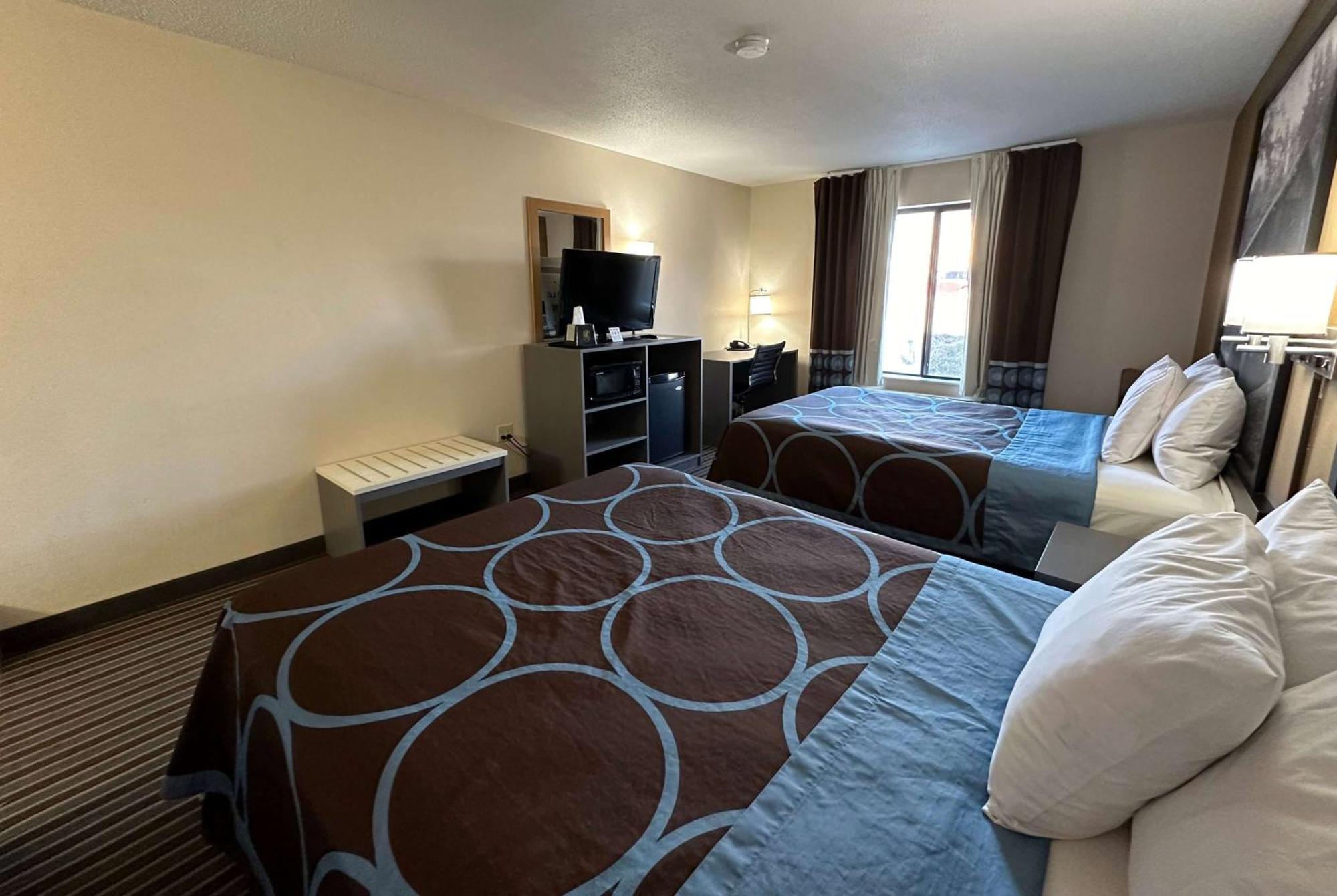 Super 8 By Wyndham Columbia Clark Lane Hotell Eksteriør bilde