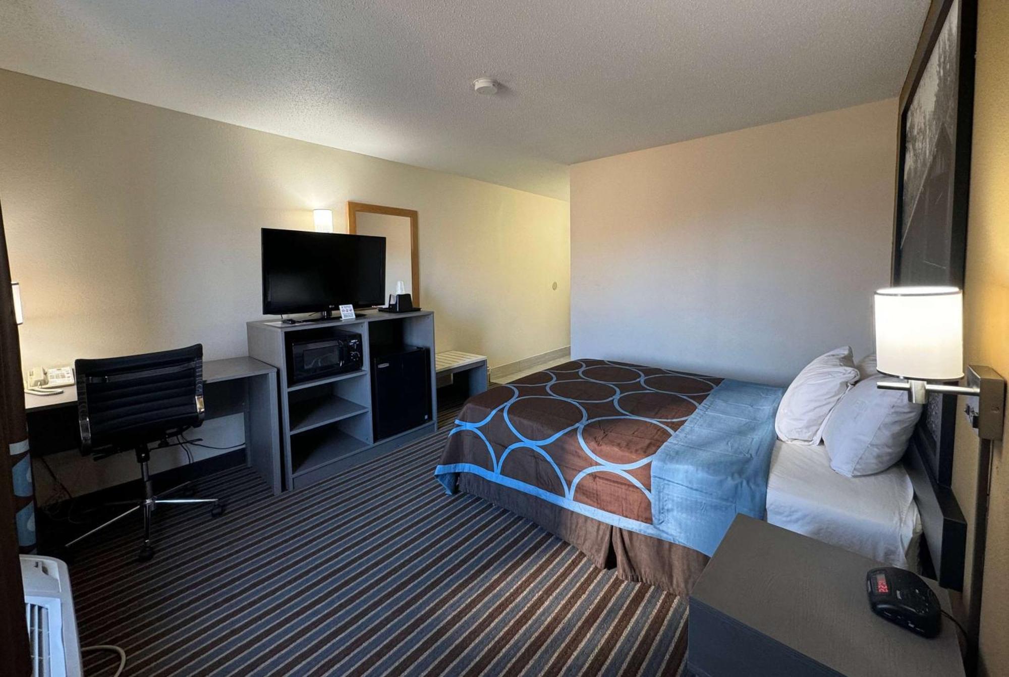 Super 8 By Wyndham Columbia Clark Lane Hotell Eksteriør bilde