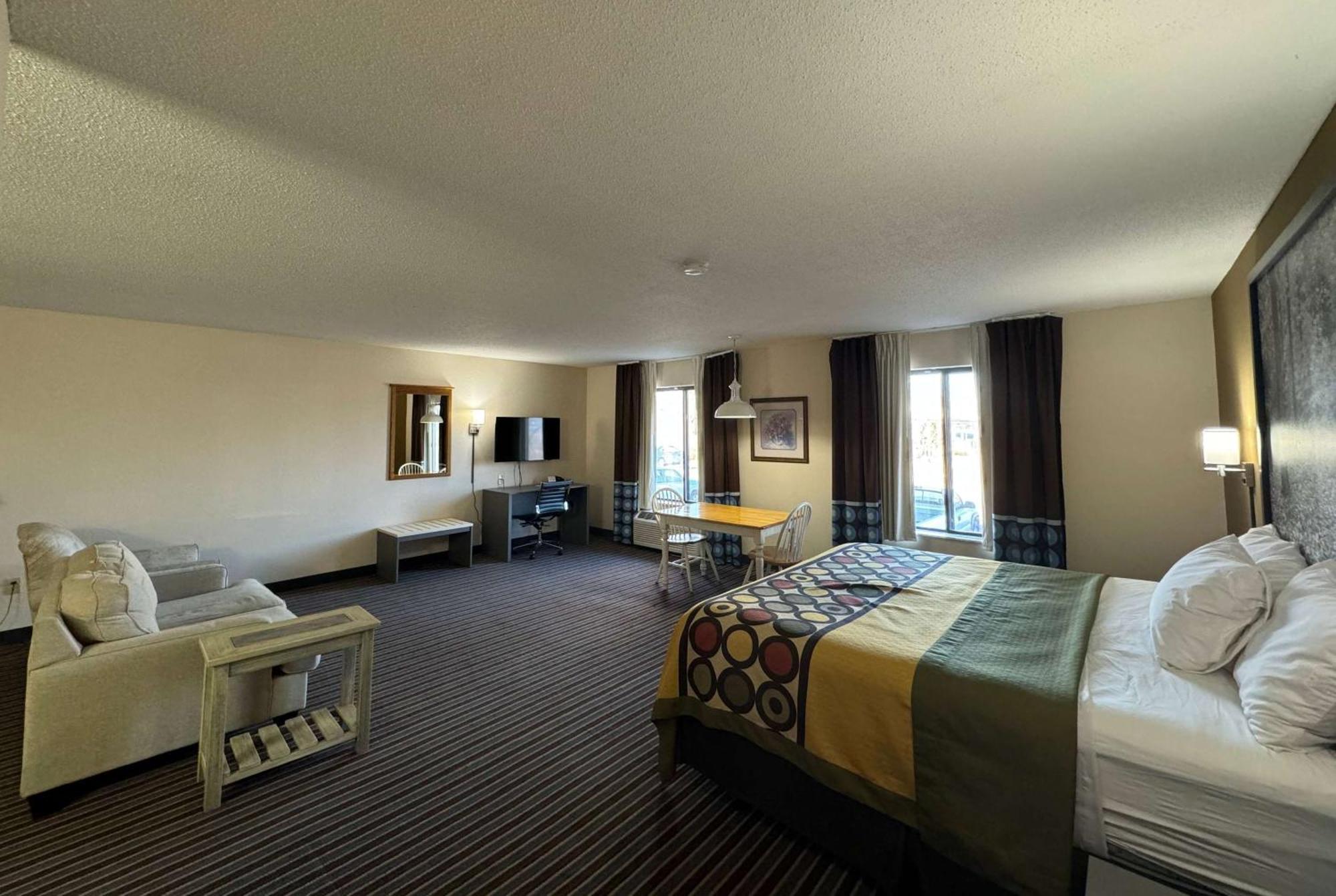 Super 8 By Wyndham Columbia Clark Lane Hotell Eksteriør bilde