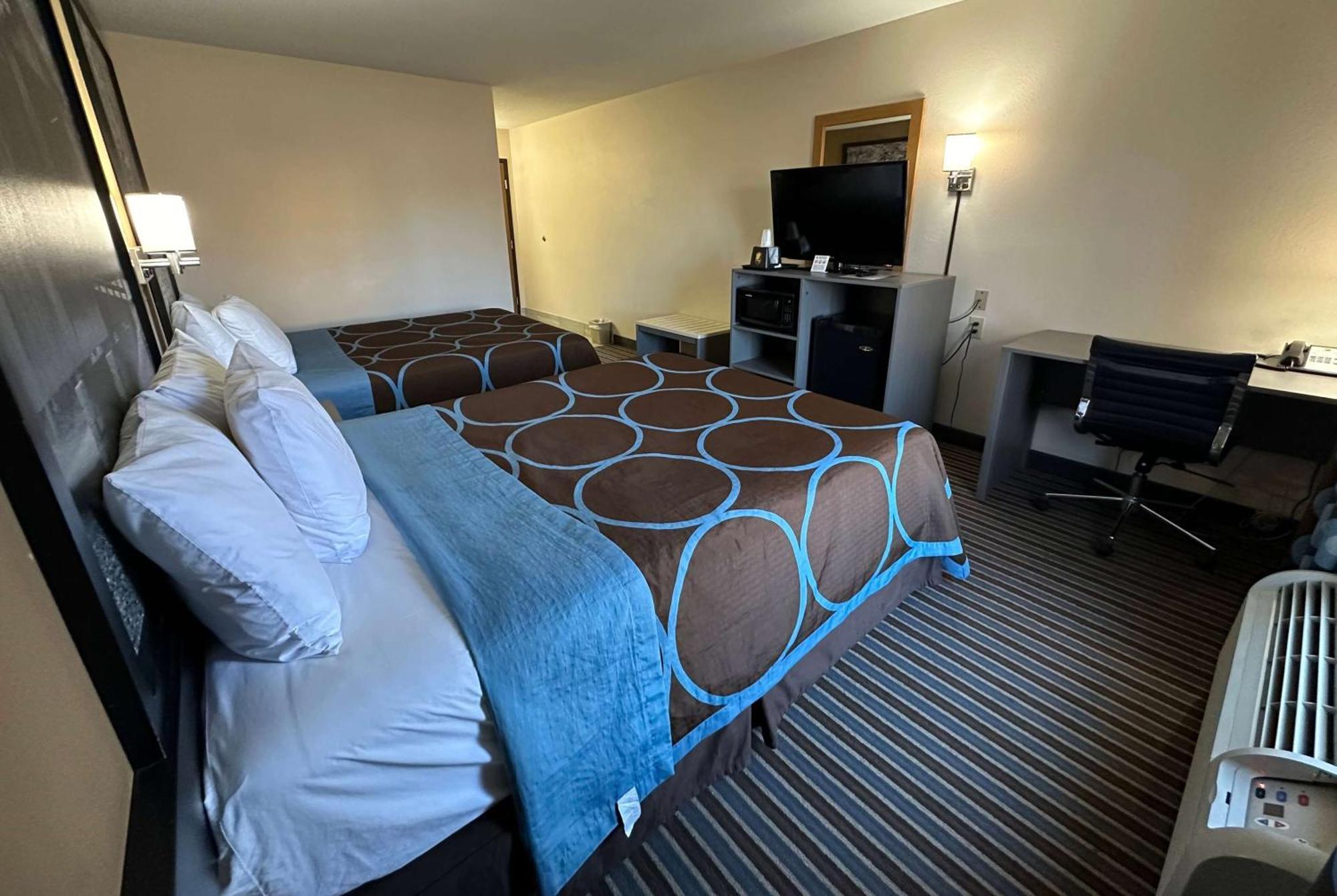 Super 8 By Wyndham Columbia Clark Lane Hotell Eksteriør bilde